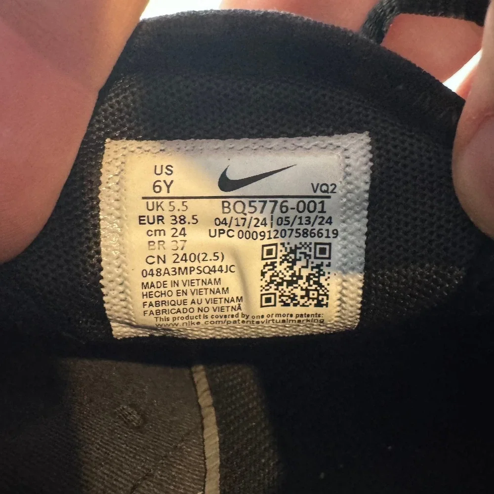 Nike Air Max 270 Triple Black Women 7.5 Youth 6Y Sneakers BQ5776-001